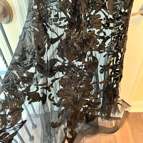 Jovani Black Lace Evening Gown size 2 - Picture 5 of 6